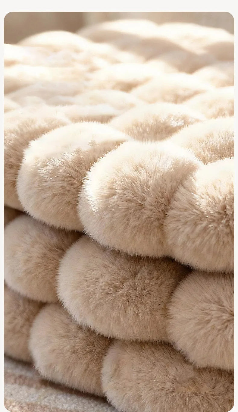 Luxury Soft Fluffy Solid Pet Blanket with Pillow Portable Thickened Machine-Washable Warm Plush Dog Bed Accesorios Para Perros