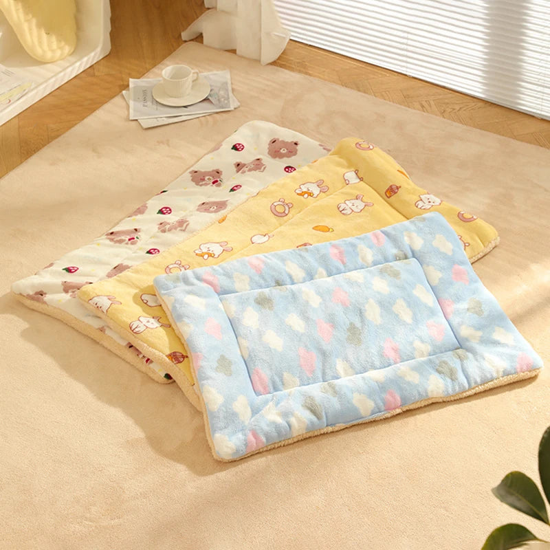 Thickened Soft Fleece Pet Blankets Foldable Autumn Winter Home Keep Warm Comfortable Sleeping Fluffy Cat Bed Mat Pets Accessorie