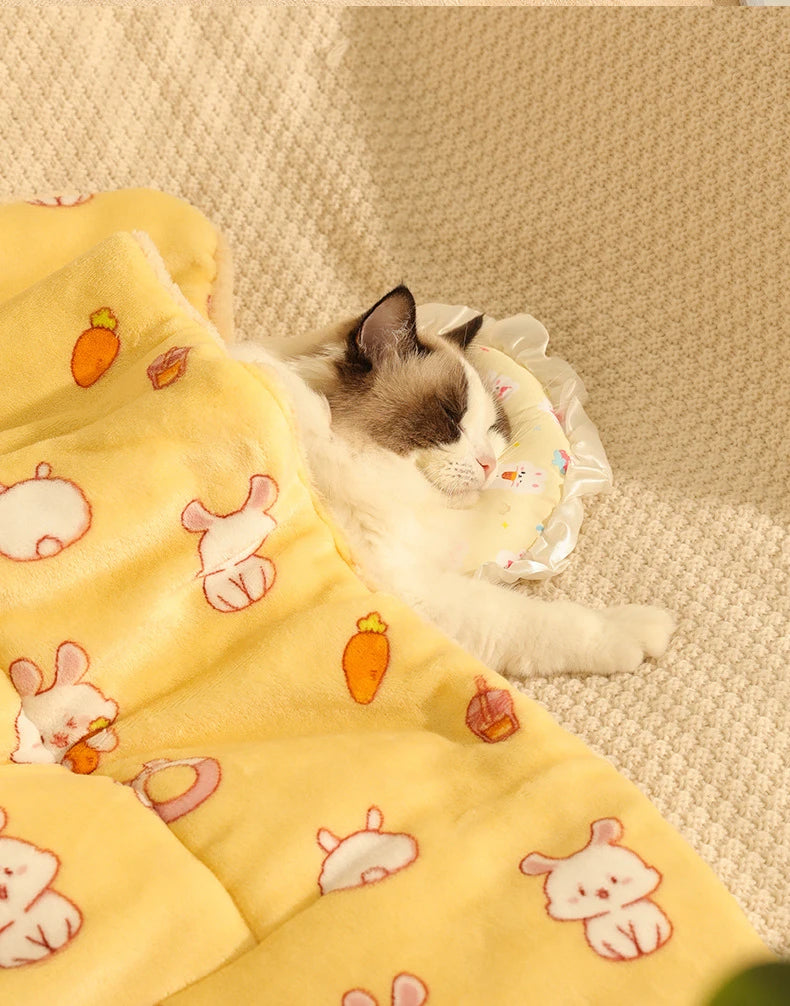 Thickened Soft Fleece Pet Blankets Foldable Autumn Winter Home Keep Warm Comfortable Sleeping Fluffy Cat Bed Mat Pets Accessorie